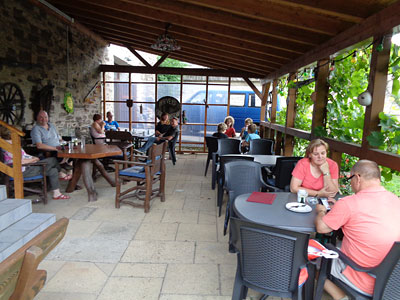 Genießen und Feiern in Harvey's Straußwirtschaft